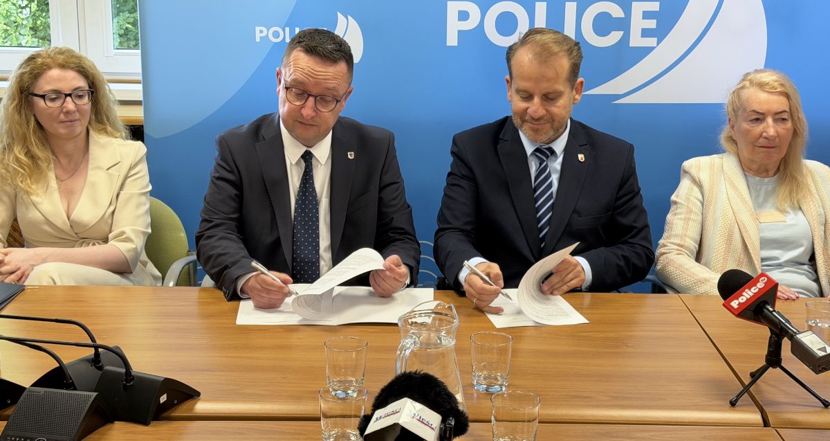 Podpisanie umowy na granty osiedlowe